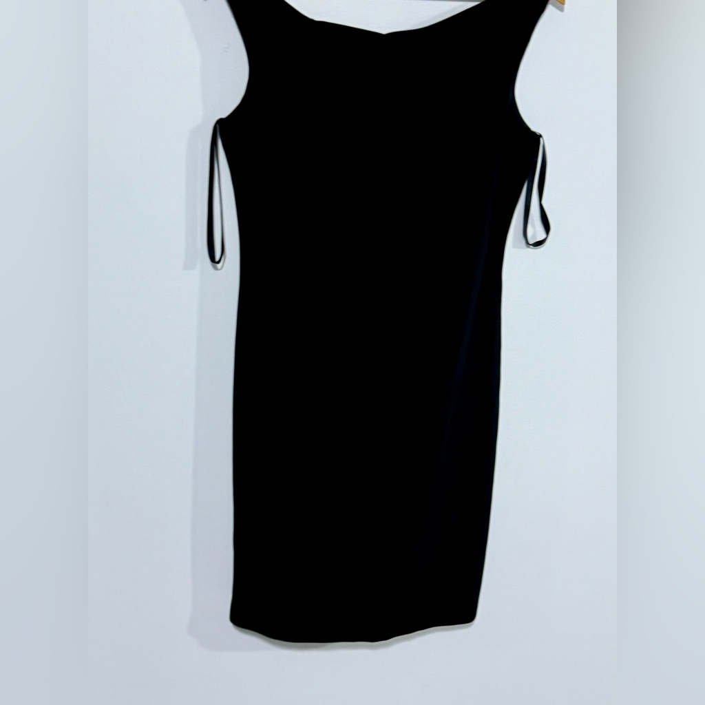 Donna Ricco Back Zip Sleeveless Dress Size: 6 Black